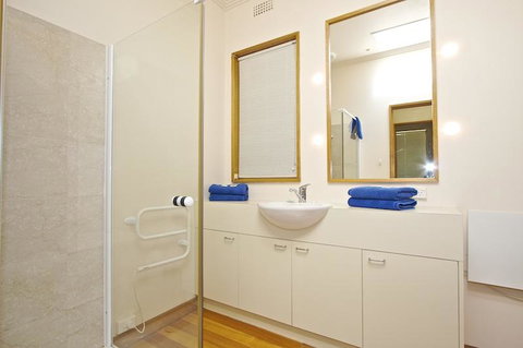 Riverfront Motel & Villas - Accommodation Tasmania 2