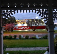 Riverbank villa - 4 bedroom house villa - Accommodation Tasmania