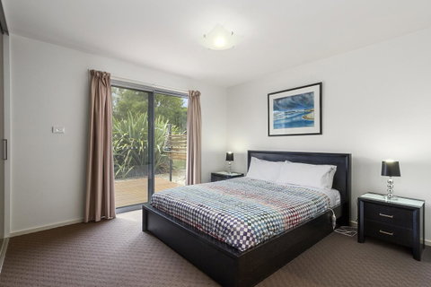 170 Hazards View Drive - Unit 2 - Accommodation Tasmania 7
