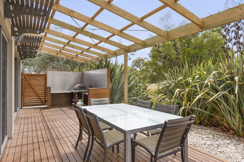 170 Hazards View Drive - Unit 2 - Accommodation Tasmania 12