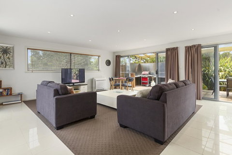 170 Hazards View Drive - Unit 2 - Accommodation Tasmania 3