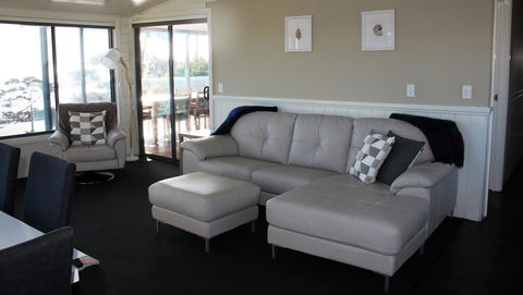SEA EAGLE COTTAGE Amazing Views Of Bay Of Fires - Accommodation Tasmania 5