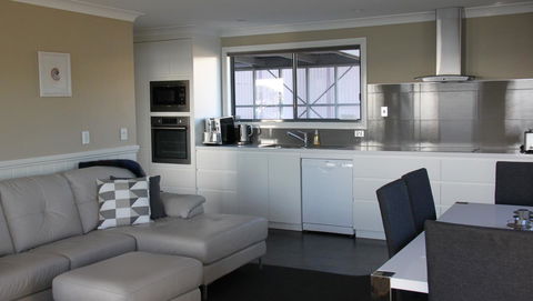 SEA EAGLE COTTAGE Amazing Views Of Bay Of Fires - Accommodation Tasmania 23