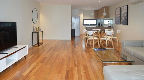 Kangaroo Bay Apartments - Accommodation Tasmania 10
