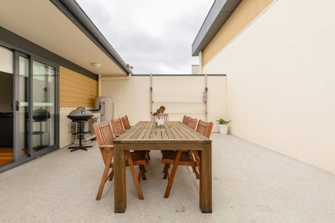 Kangaroo Bay Apartments - Accommodation Tasmania 19