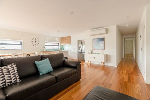 Kangaroo Bay Apartments - Accommodation Tasmania 32