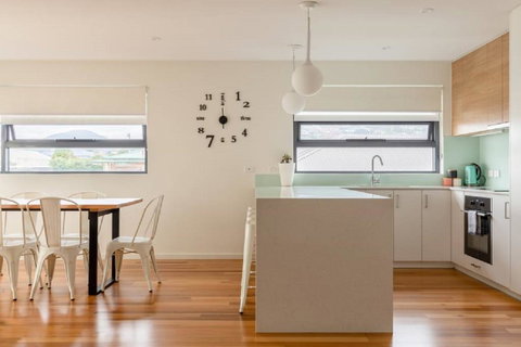Kangaroo Bay Apartments - Accommodation Tasmania 36