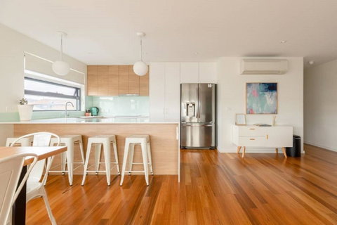 Kangaroo Bay Apartments - Accommodation Tasmania 0