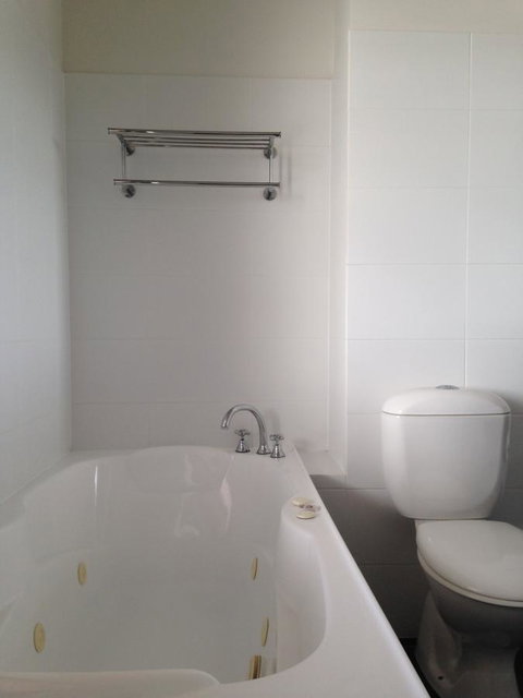 Auldington Hotel - Accommodation Tasmania 44