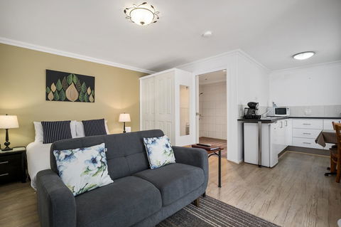 Oyster Cove Chalet - Accommodation Tasmania 2