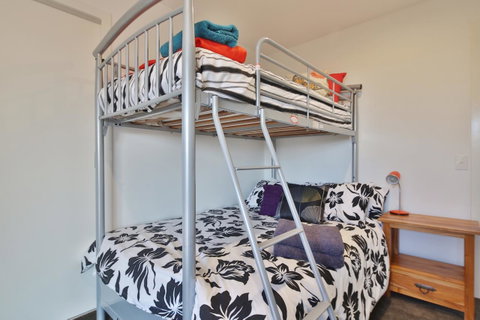 Seymour Waves - Accommodation Tasmania 9
