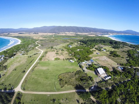 Seymour Waves - Accommodation Tasmania 1