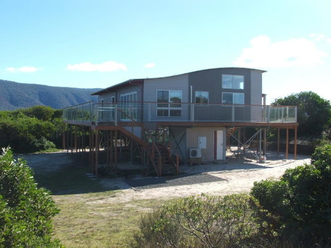 Seymour Waves - Accommodation Tasmania 0