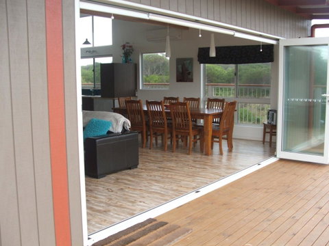 Seymour Waves - Accommodation Tasmania 4