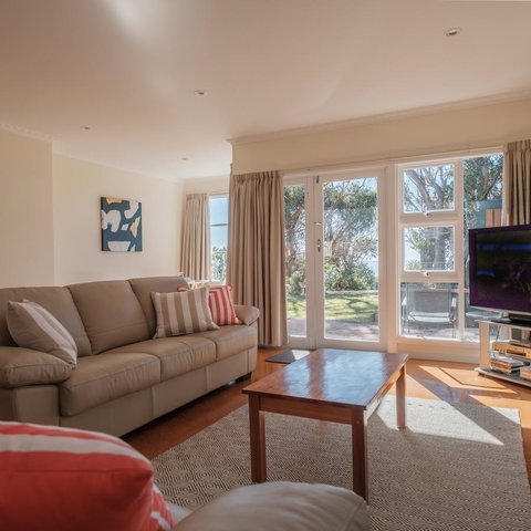 Cod Rock Point - Accommodation Tasmania 17