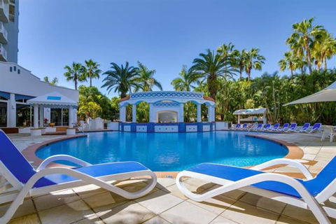 NEW Beautiful 1 Bedroom Beach Views Broadbeach - Accommodation Tasmania 3