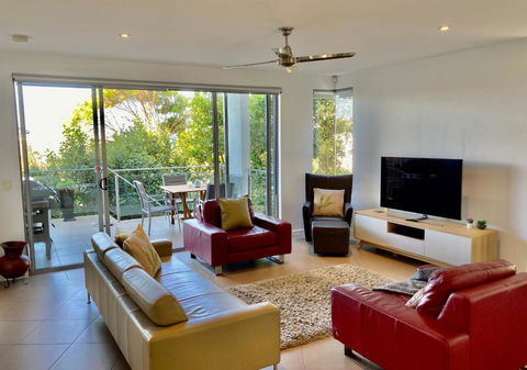NEW Sunshine Beach Family Escape 3 Bedroom With Free Wifi And Parking - Accommodation Tasmania 3