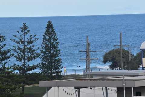 NEW UPMARKET COMFORTABLE 2 Bed, 2 Bath, OCEAN VIEWS, 250m To BUDDINA BEACH! - Accommodation Tasmania 2