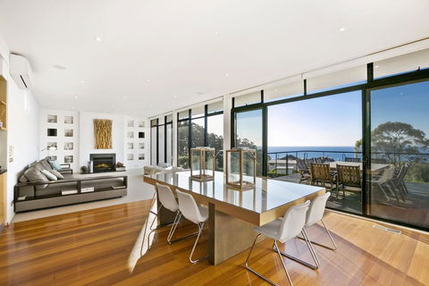 Newhaven Luxury Family Home With Bay Views, Large Pool, Jacuzzi, Tennis Court, Playground - Accommodation Tasmania 1