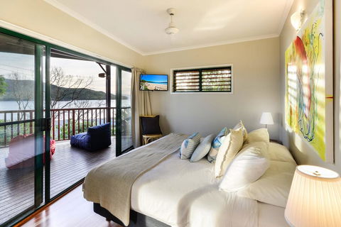 NEWLY BEAUTFULLY RENOVATED 16 The Casuarina - 3 Bedroom House With 180 Degree Ocean Views - Accommodation Tasmania 2