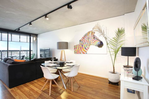 NGV Art Centre Retreat - StayCentral - Accommodation Tasmania 0