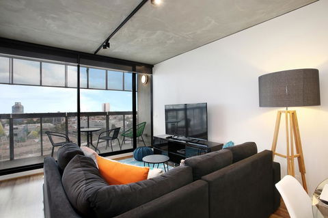 NGV Art Centre Retreat - StayCentral - Accommodation Tasmania 2