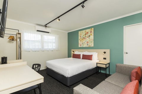 Nightcap At Balaclava Hotel - Accommodation Tasmania 0