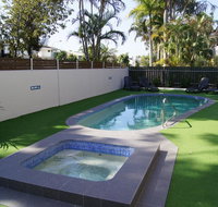 Noosa Parade Holiday Inn - Accommodation Tasmania