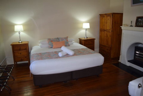 Norah Head Lighthouse - Accommodation Tasmania 1