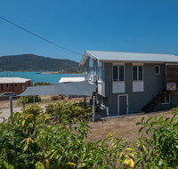 Norm's Beach House - Airlie Beach - Accommodation Tasmania