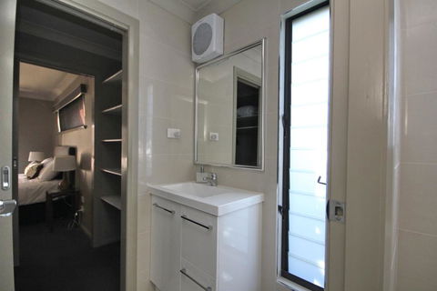 NORTHERN HAVEN-3/16 David Campbell St NH - Accommodation Tasmania 3