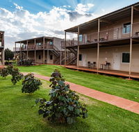 Oasis Newman - Accommodation Tasmania