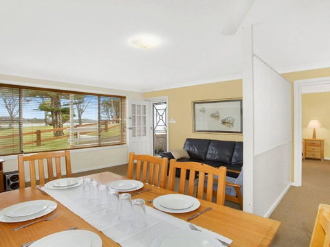 Ocean Blue Apartment Five - Ground Floor Apartment - Accommodation Tasmania 0