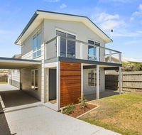 Ocean Chill 10 Minutes Drive to Phillip Island Pet Friendly Family Home Sleeps 8 - Accommodation Tasmania