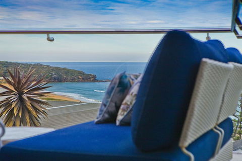 Ocean Vista Luxury Home At Curl Curl - Accommodation Tasmania 2