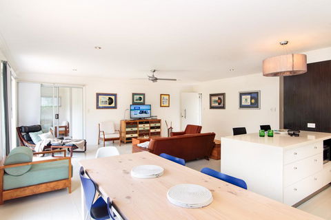 Oceanic Dr 133 - WHALE WATCHERS DELIGHT - Accommodation Tasmania 0