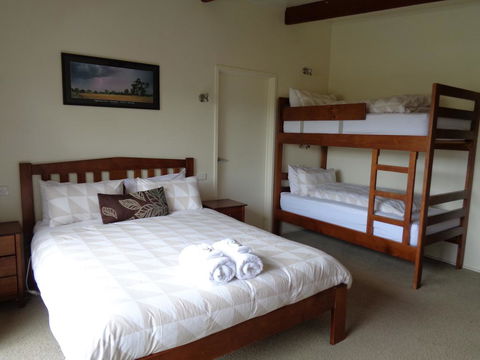 Off Mountain Accommodation - Accommodation Tasmania 2