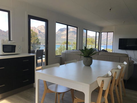ONTHEBEACH 1 - Accommodation Tasmania 2