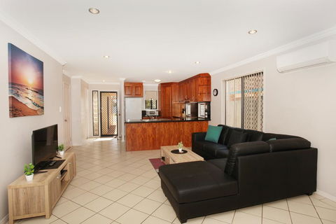 Oomoo 27b - 4 BDRM Townhouse - Close To Beaches - Accommodation Tasmania 3