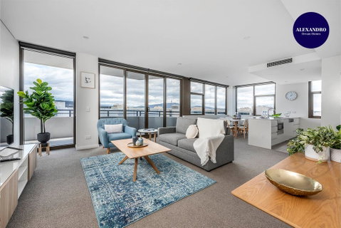 Oversized Luxe 1 Bedder - Amazing Barton - Gym - Accommodation Tasmania 0