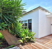 Palm Oasis - family friendly accommodation just a short walk to werri beach - Accommodation Tasmania