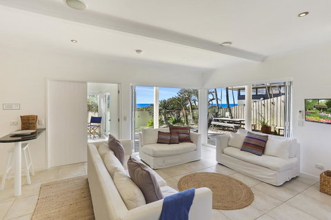 Pandanus - Peregian Beach - Accommodation Tasmania 2