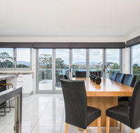 Paradise Point - Tamar Valley 14 Persons Residence with pool - Accommodation Tasmania