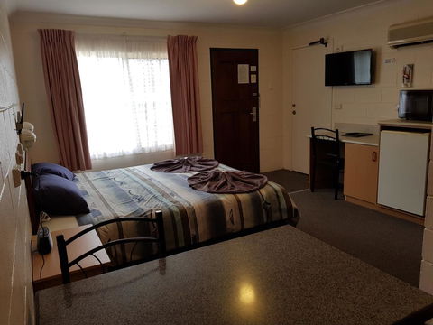 Peak Hill Golden Peak Budget Motel - Accommodation Tasmania 1
