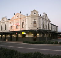 Peden's Hotel - Accommodation Tasmania
