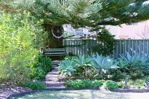 Pelican Beach House Narrawallee - Accommodation Tasmania 2