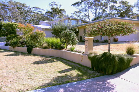 Pelican Beach House Narrawallee - Accommodation Tasmania 3