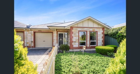 Perfect Location Central Modern Cottage - Free WiFi - Accommodation Tasmania 2