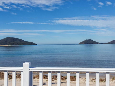Pet Friendly - Exceptional Beachside Location - Accommodation Tasmania 0