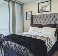 Presidential 3-bed 2-bath balcony with pool included - Accommodation Tasmania